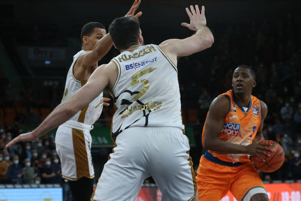 其在赛道上 其在赛道上