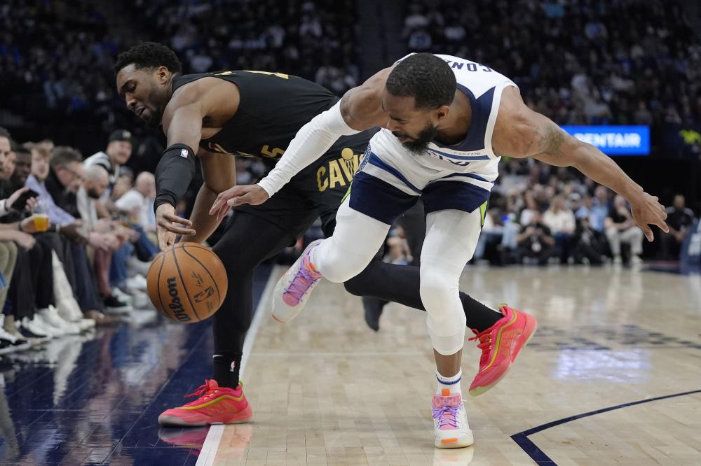 头球威胁 头球威胁